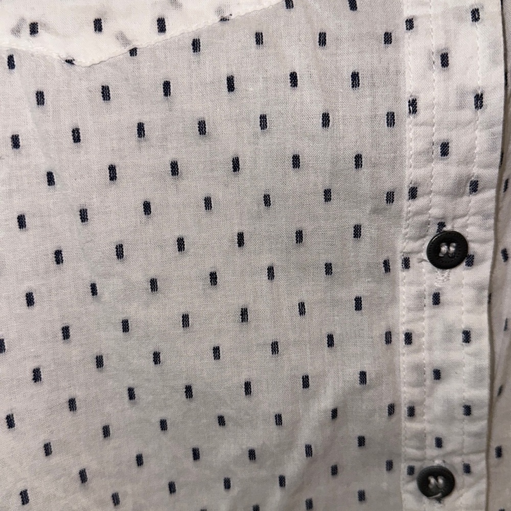 NWOT Collection L Button Top - Picture 5 of 10